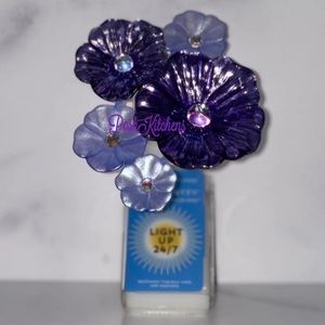 Bath & Body Works Purple Flowers Nightlight Wallflower Fragrance Plug in Holder